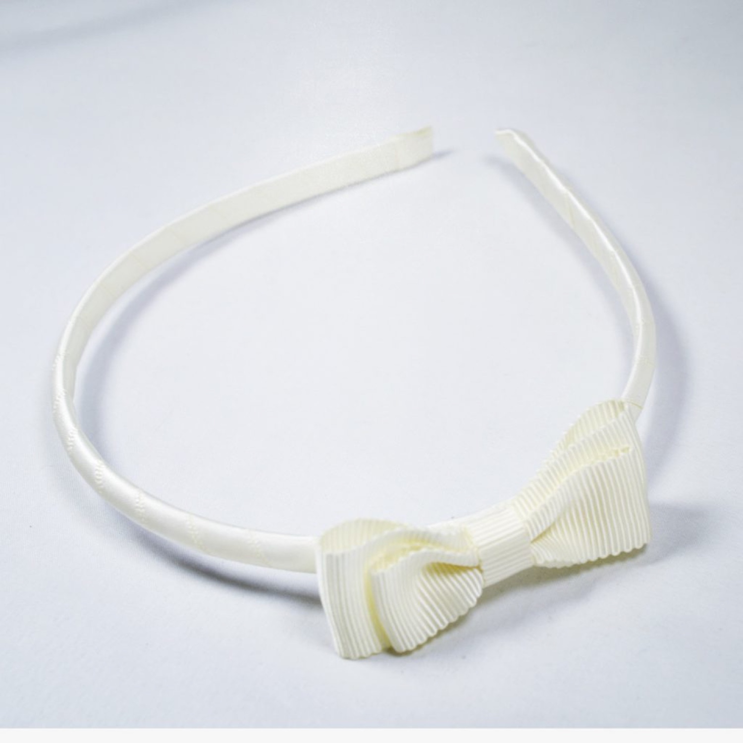 BSL301226 Busy Lizzie - Haarreif - Schleife - Creme – Bild 1